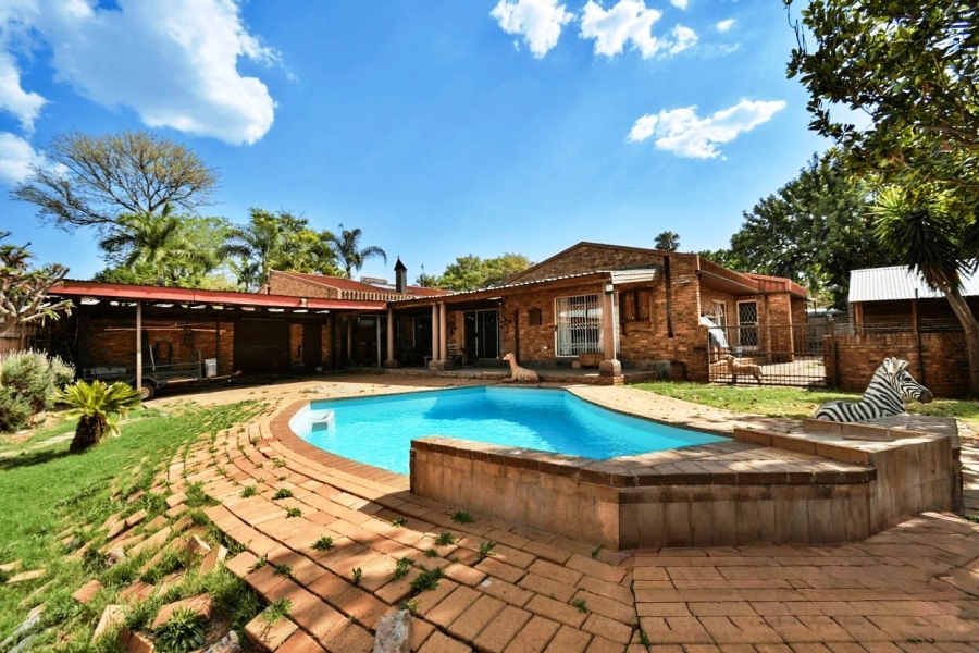 4 Bedroom Property for Sale in Theresa Park Gauteng