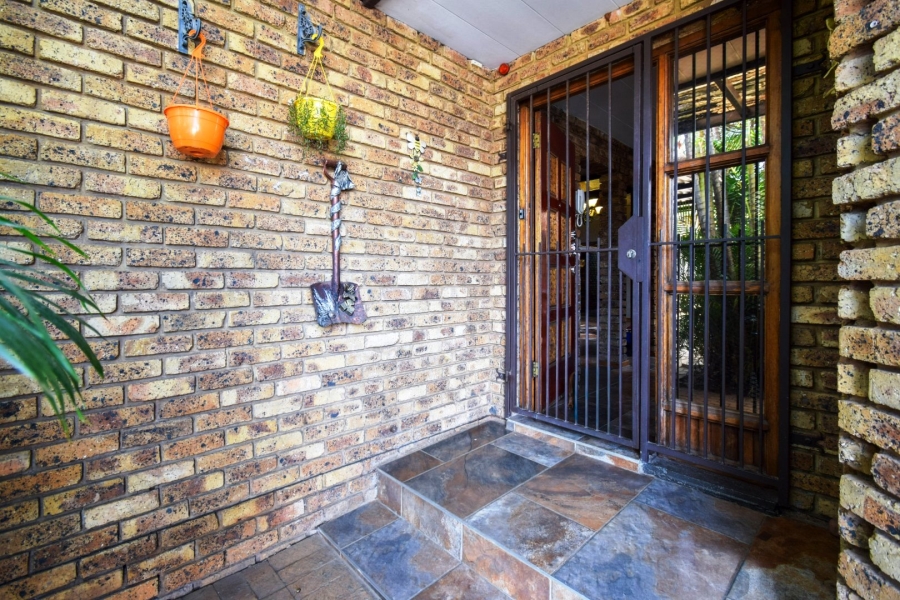 4 Bedroom Property for Sale in Theresa Park Gauteng
