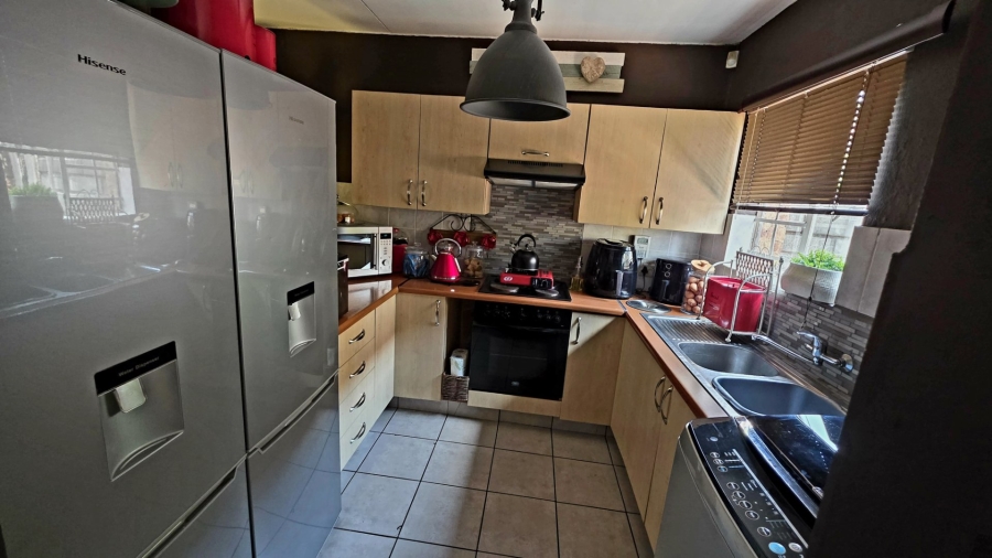 2 Bedroom Property for Sale in Annlin Gauteng