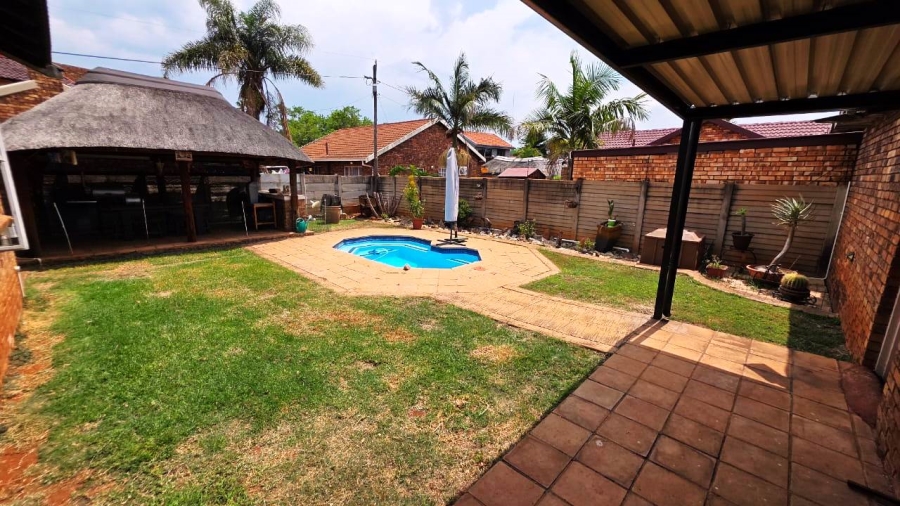 3 Bedroom Property for Sale in Doornpoort and surrounds Gauteng