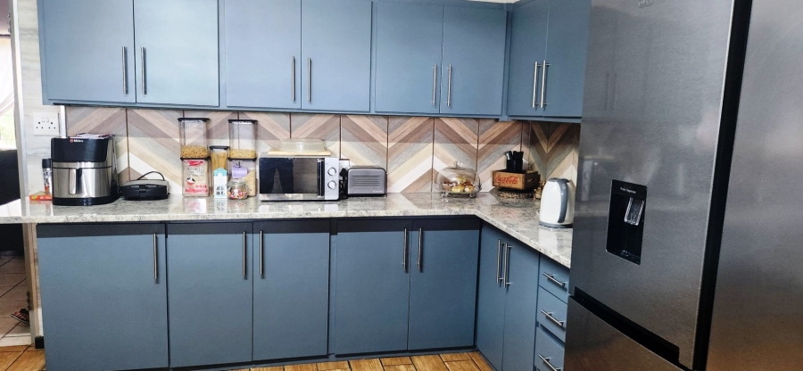 4 Bedroom Property for Sale in Downbern S H Gauteng