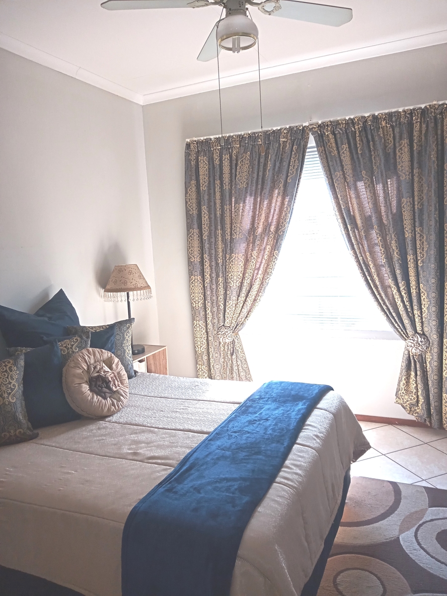 To Let 2 Bedroom Property for Rent in Sinoville Gauteng