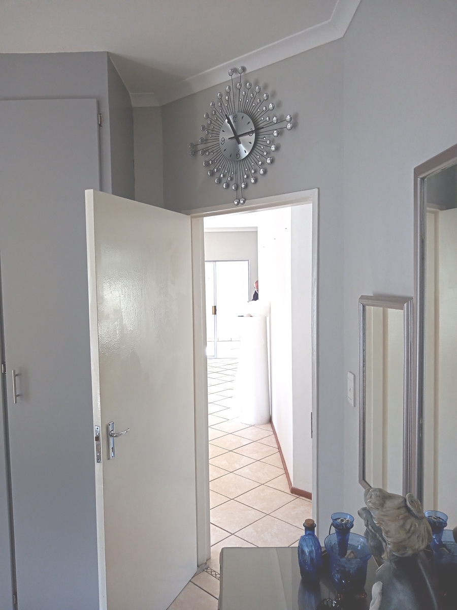 To Let 2 Bedroom Property for Rent in Sinoville Gauteng