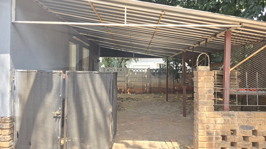 To Let 1 Bedroom Property for Rent in Sinoville Gauteng