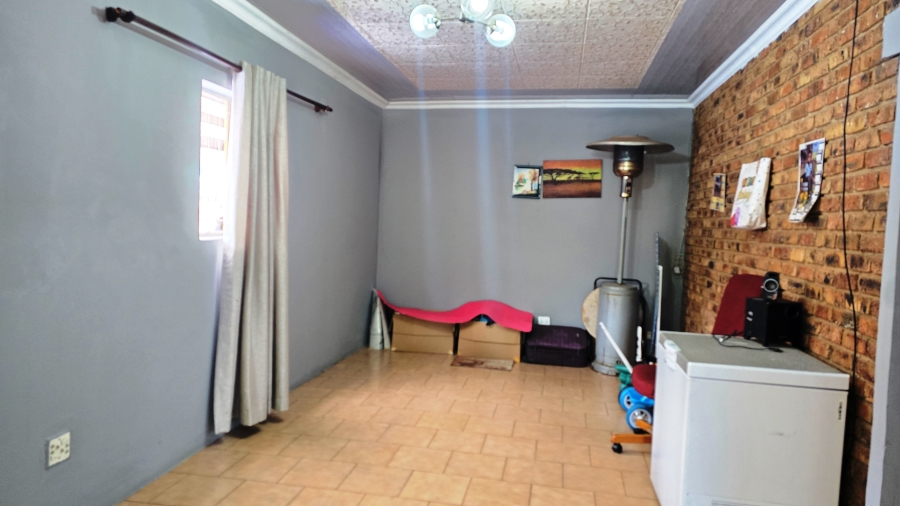 To Let 3 Bedroom Property for Rent in Chantelle Gauteng