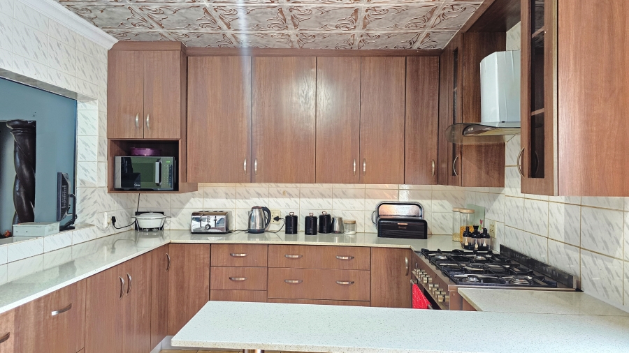 To Let 3 Bedroom Property for Rent in Chantelle Gauteng