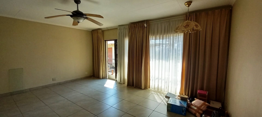 4 Bedroom Property for Sale in Magalieskruin Gauteng