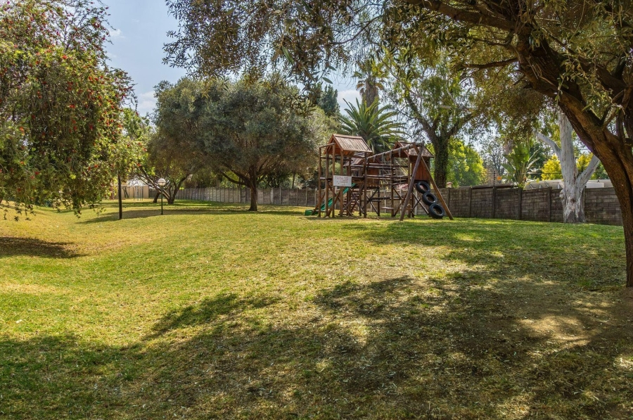 2 Bedroom Property for Sale in Robindale Gauteng