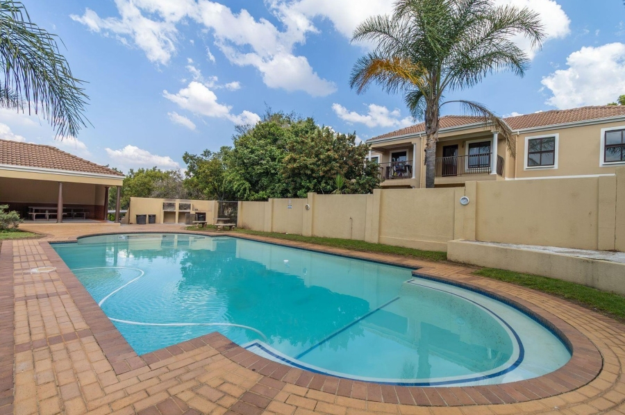 2 Bedroom Property for Sale in Robindale Gauteng