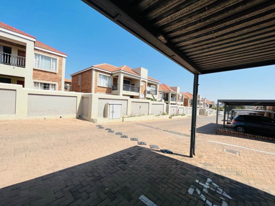 2 Bedroom Property for Sale in Vorna Valley Gauteng