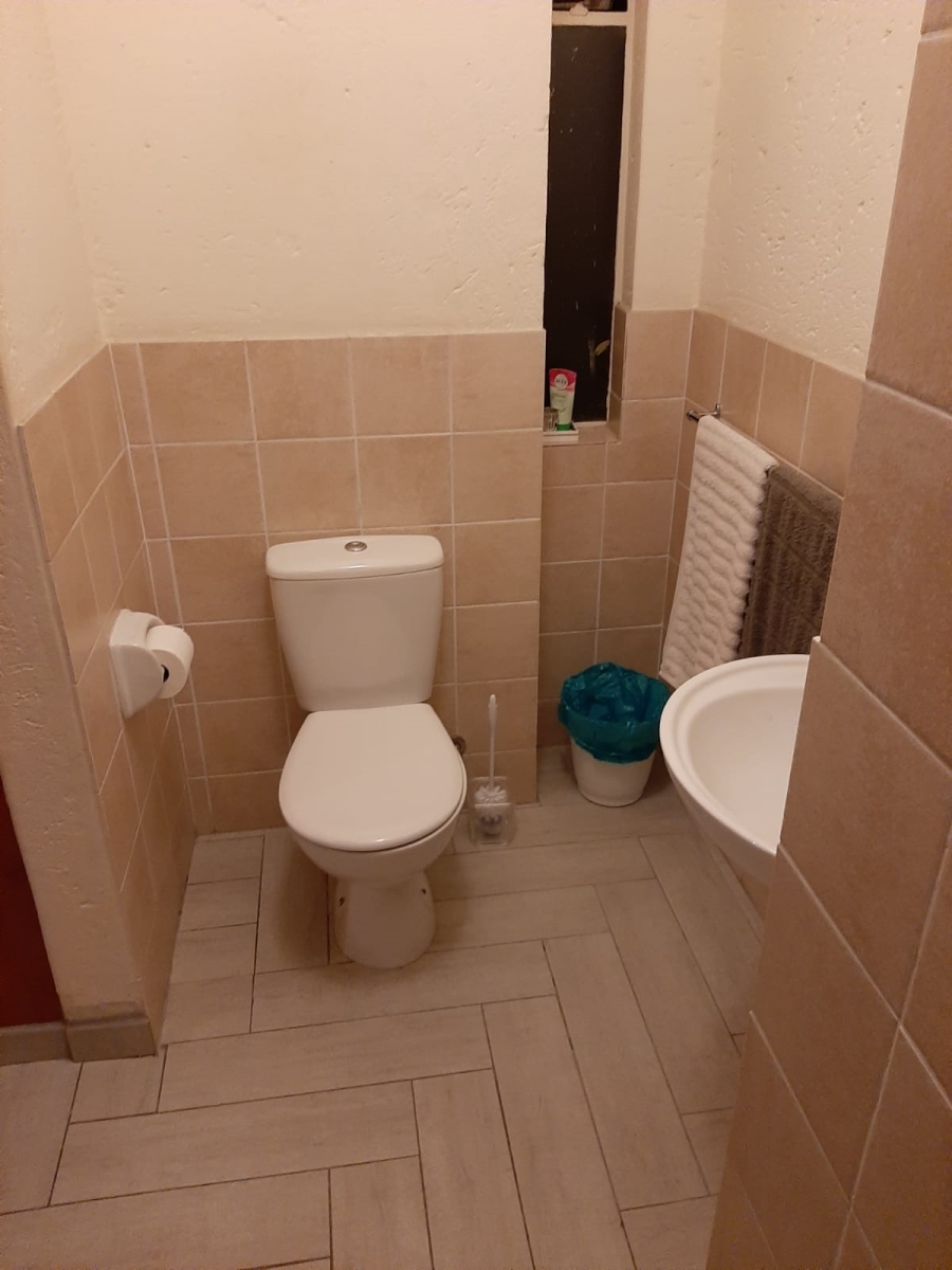 2 Bedroom Property for Sale in Vorna Valley Gauteng