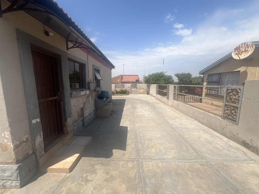 2 Bedroom Property for Sale in Soshanguve L Gauteng