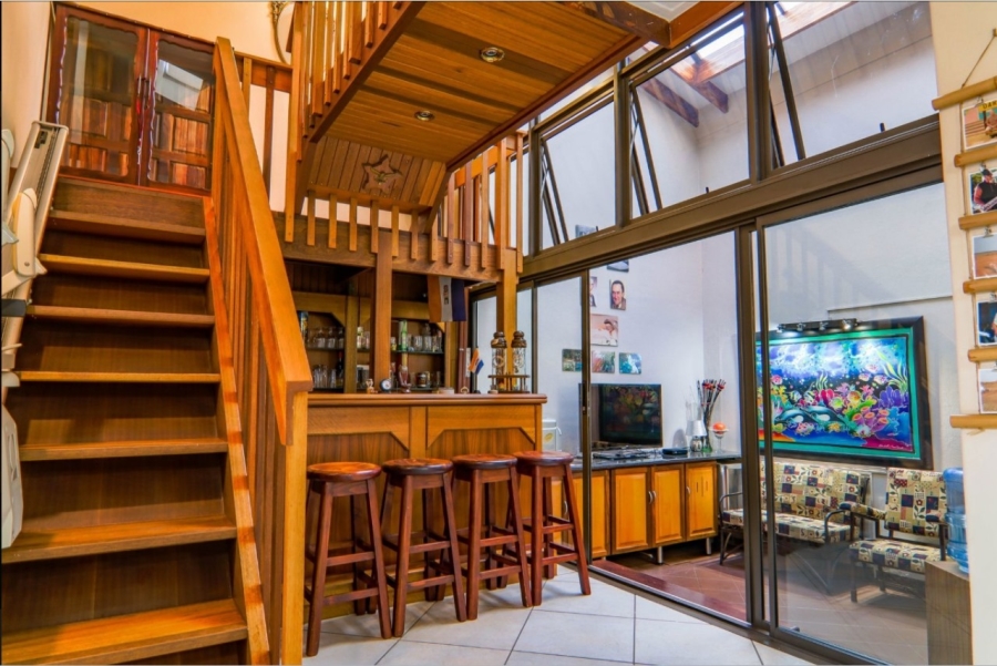 3 Bedroom Property for Sale in Die Hoewes Gauteng