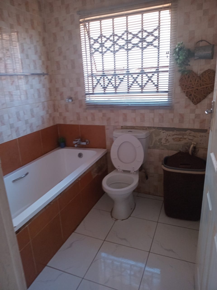 2 Bedroom Property for Sale in Soshanguve VV Gauteng