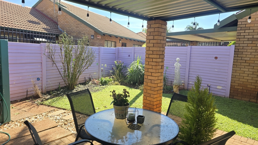 2 Bedroom Property for Sale in Annlin Gauteng