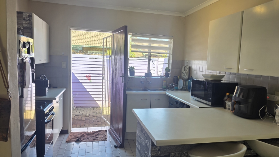 2 Bedroom Property for Sale in Annlin Gauteng