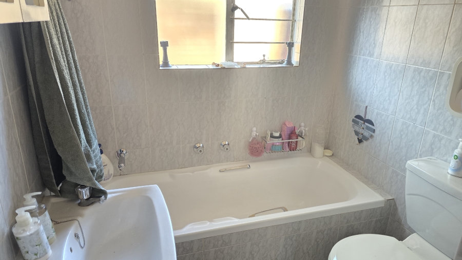 2 Bedroom Property for Sale in Annlin Gauteng