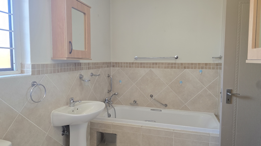 2 Bedroom Property for Sale in Montana Tuine Gauteng