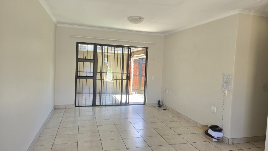 2 Bedroom Property for Sale in Montana Tuine Gauteng