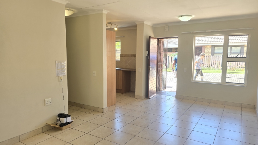 2 Bedroom Property for Sale in Montana Tuine Gauteng