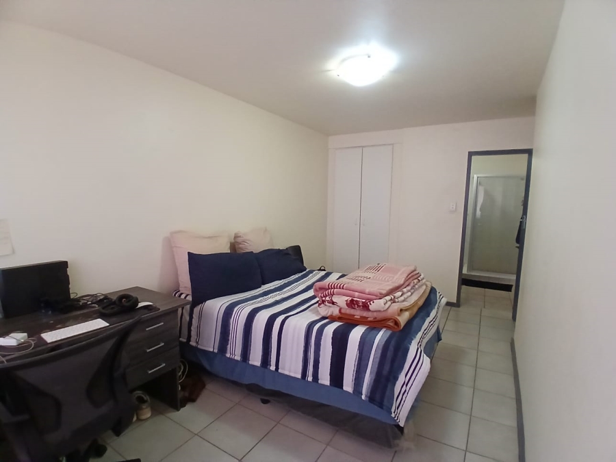 1 Bedroom Property for Sale in Die Hoewes Gauteng