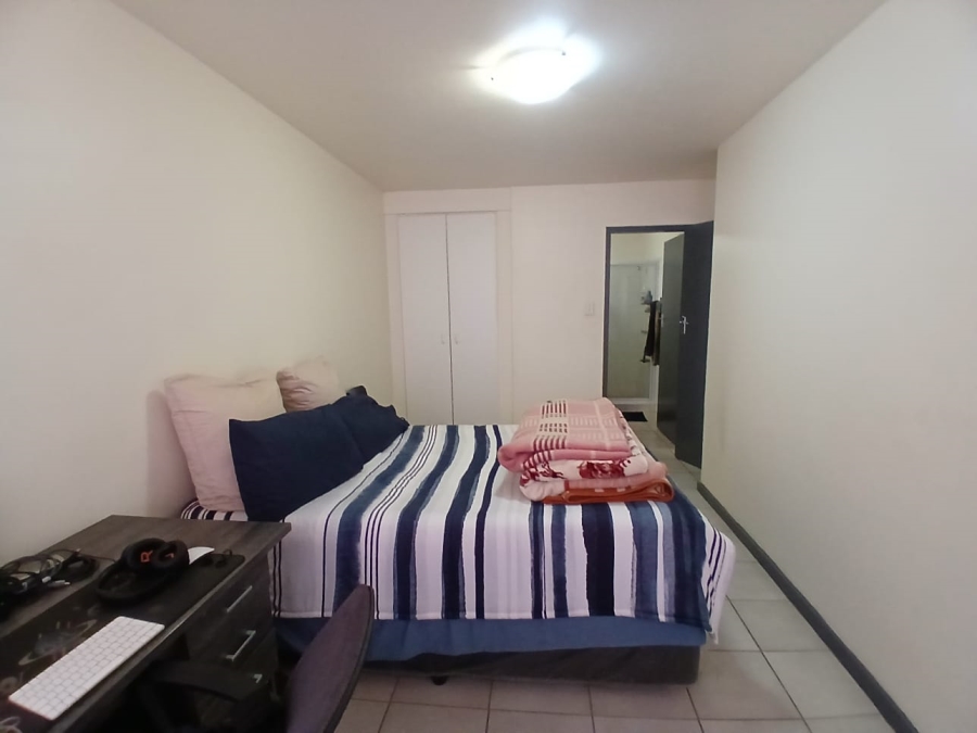 1 Bedroom Property for Sale in Die Hoewes Gauteng