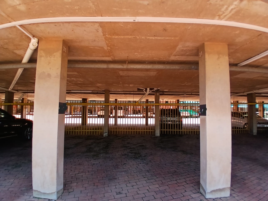 1 Bedroom Property for Sale in Die Hoewes Gauteng