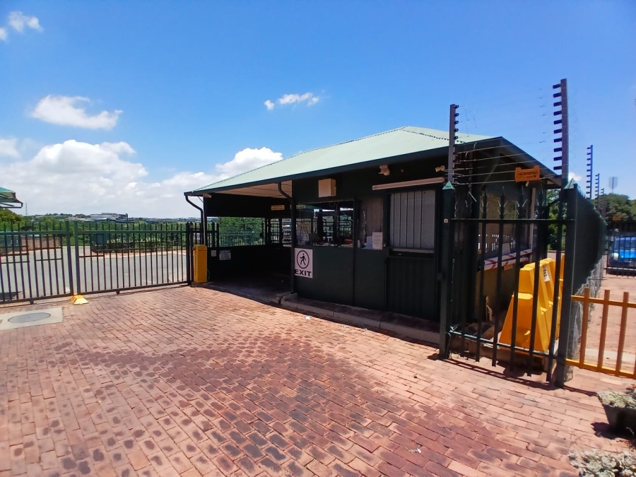 1 Bedroom Property for Sale in Die Hoewes Gauteng