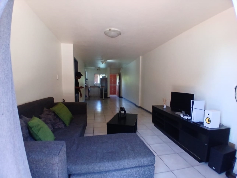 1 Bedroom Property for Sale in Die Hoewes Gauteng