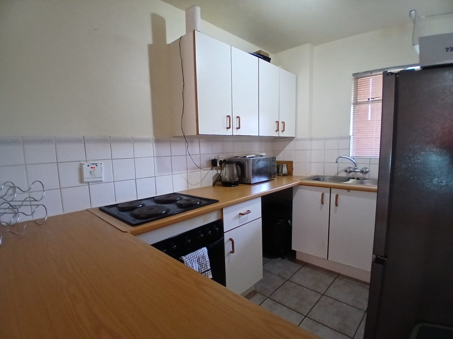 1 Bedroom Property for Sale in Die Hoewes Gauteng