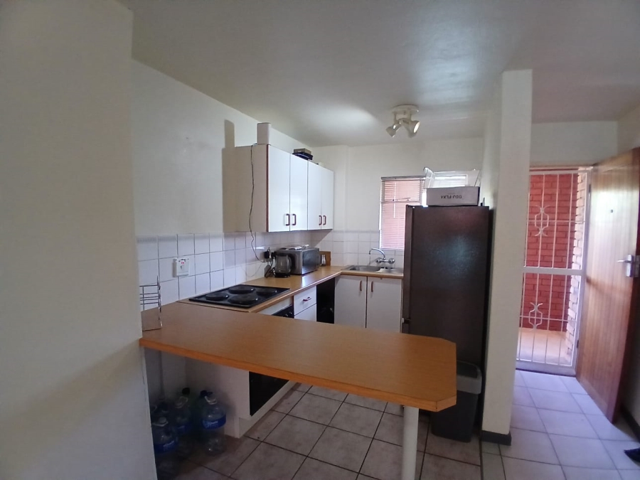 1 Bedroom Property for Sale in Die Hoewes Gauteng