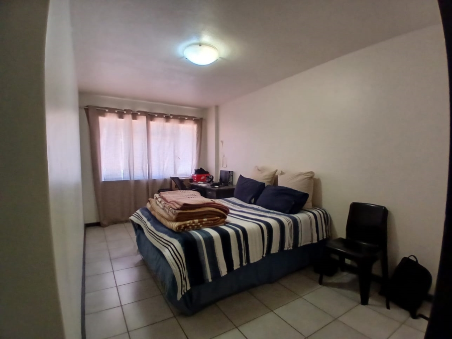 1 Bedroom Property for Sale in Die Hoewes Gauteng