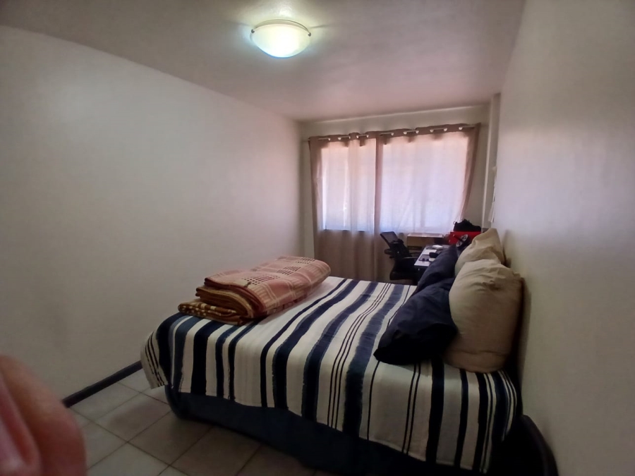 1 Bedroom Property for Sale in Die Hoewes Gauteng