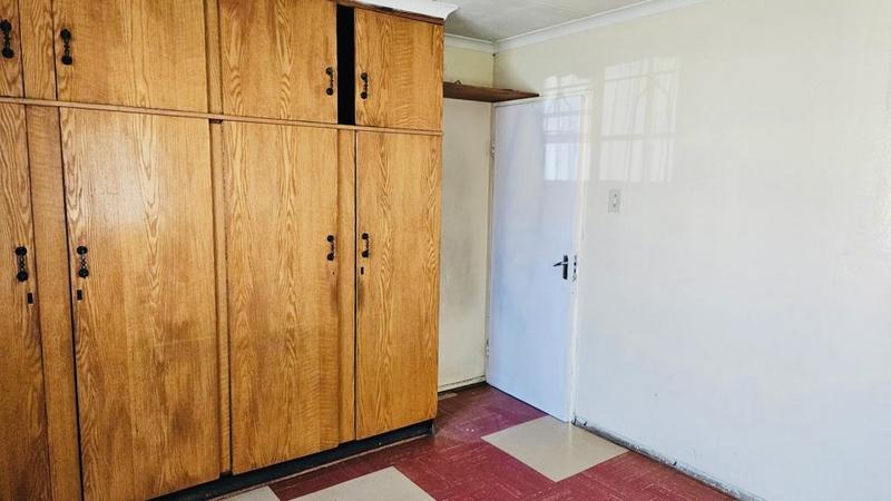 3 Bedroom Property for Sale in Newclare Gauteng