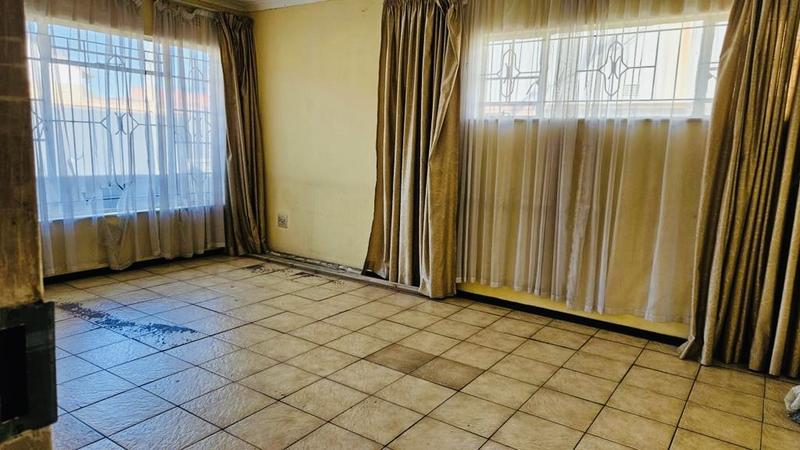 3 Bedroom Property for Sale in Newclare Gauteng