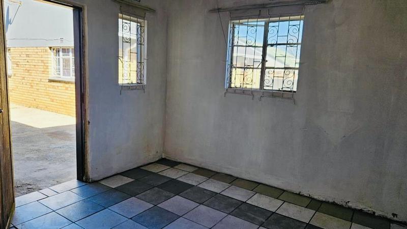 3 Bedroom Property for Sale in Newclare Gauteng