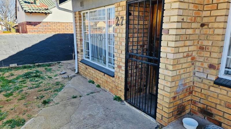 3 Bedroom Property for Sale in Newclare Gauteng