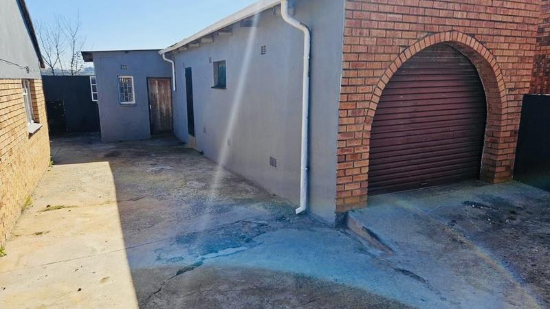 3 Bedroom Property for Sale in Newclare Gauteng