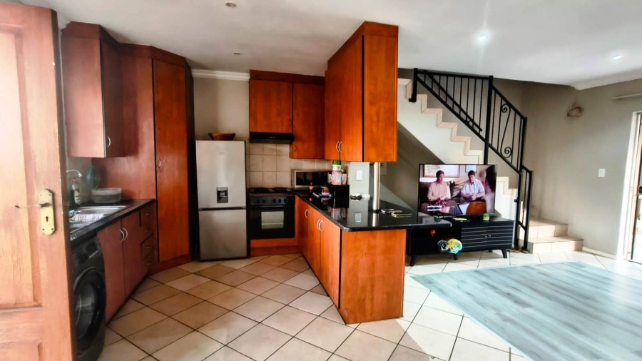2 Bedroom Property for Sale in Annlin Gauteng