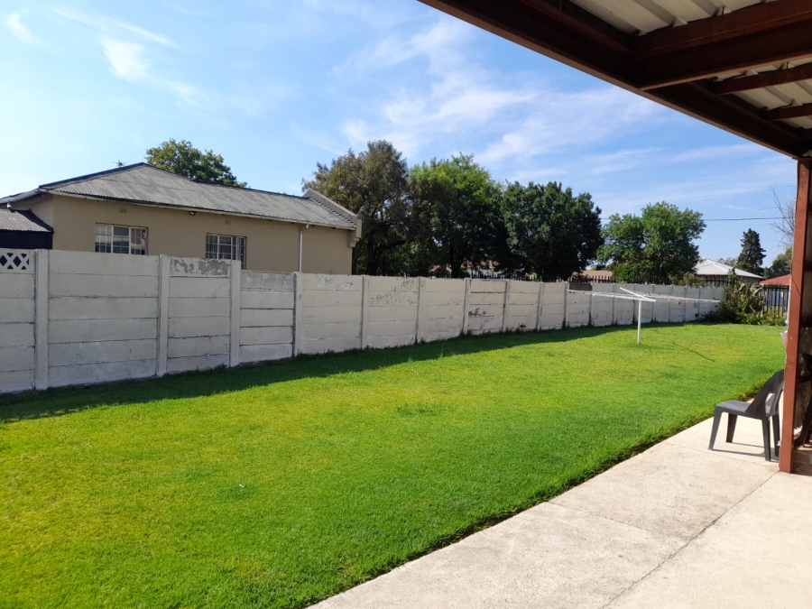 To Let 3 Bedroom Property for Rent in Dunnottar Gauteng