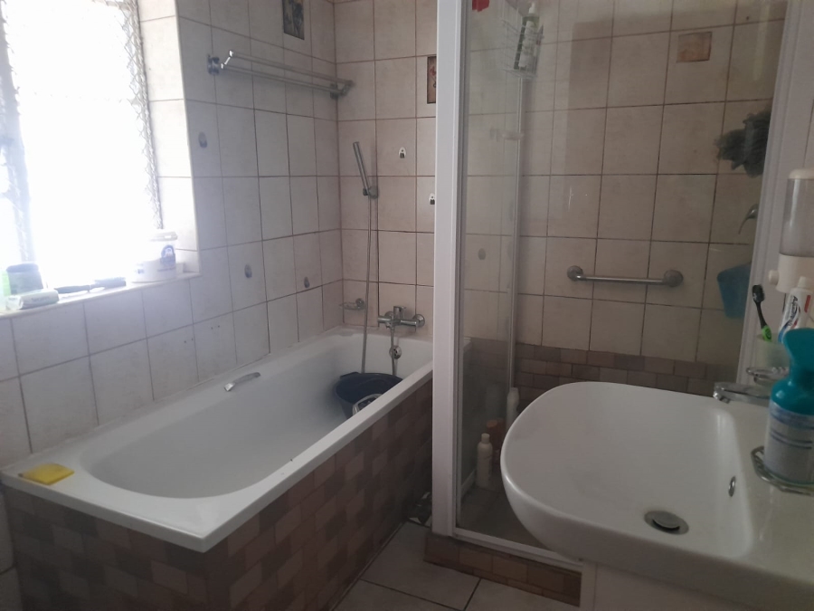To Let 3 Bedroom Property for Rent in Dunnottar Gauteng