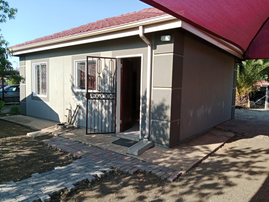 To Let 2 Bedroom Property for Rent in Nkwe Estate Gauteng