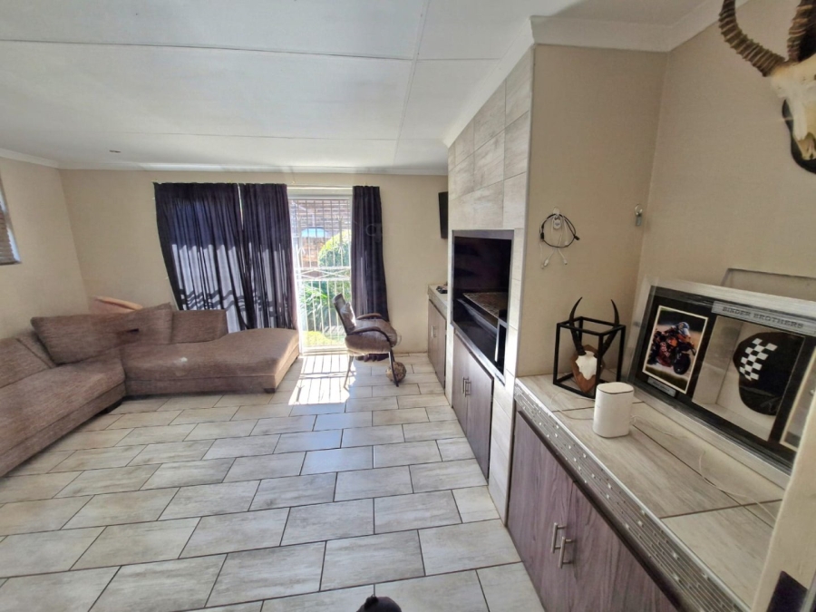 3 Bedroom Property for Sale in Montana Park Gauteng