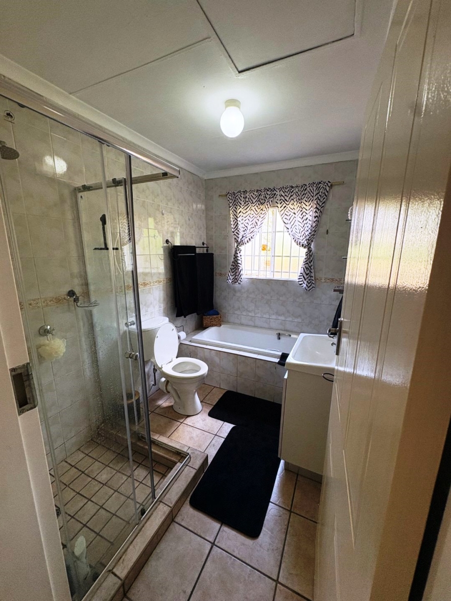 2 Bedroom Property for Sale in Doornpoort Gauteng