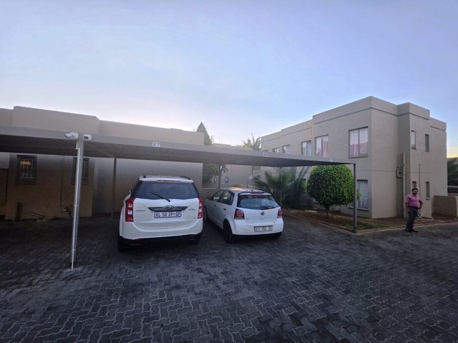 2 Bedroom Property for Sale in Magalieskruin Gauteng