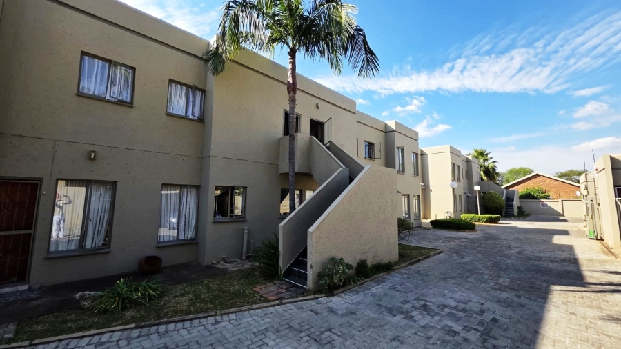 2 Bedroom Property for Sale in Magalieskruin Gauteng