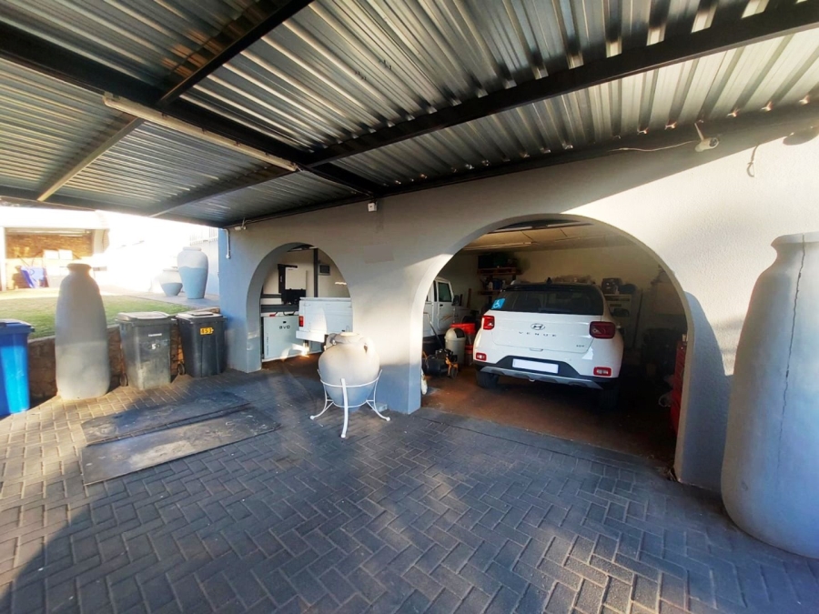 4 Bedroom Property for Sale in Magalieskruin Gauteng