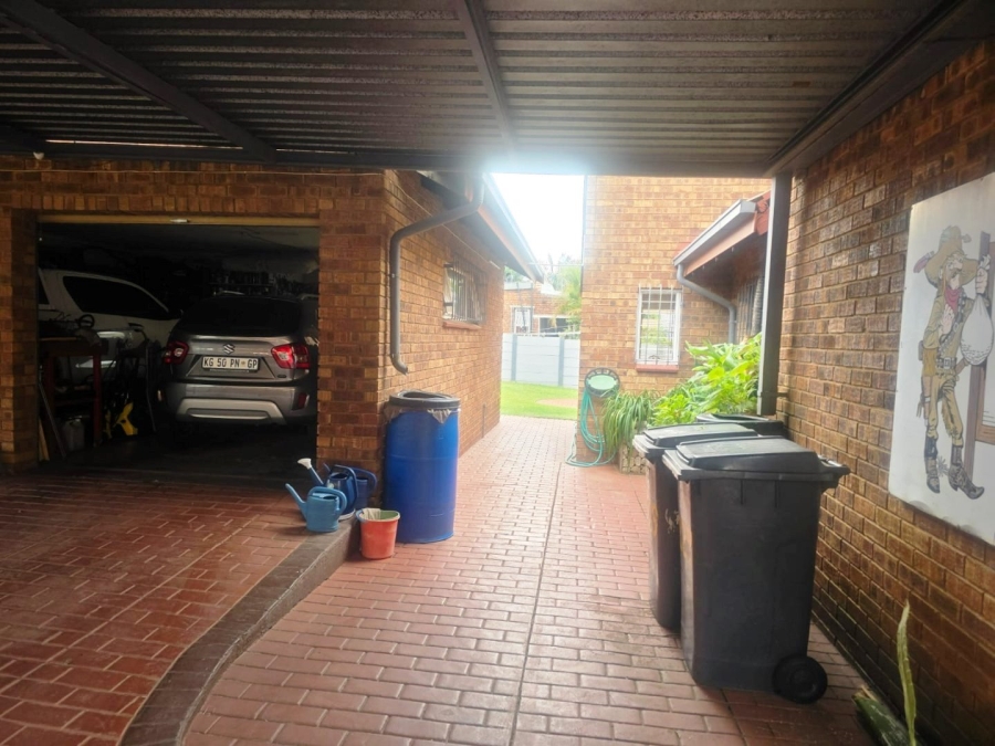 4 Bedroom Property for Sale in Montana Park Gauteng