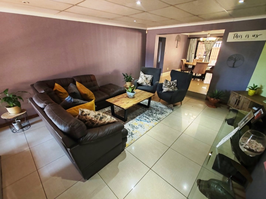 7 Bedroom Property for Sale in Doornpoort Gauteng