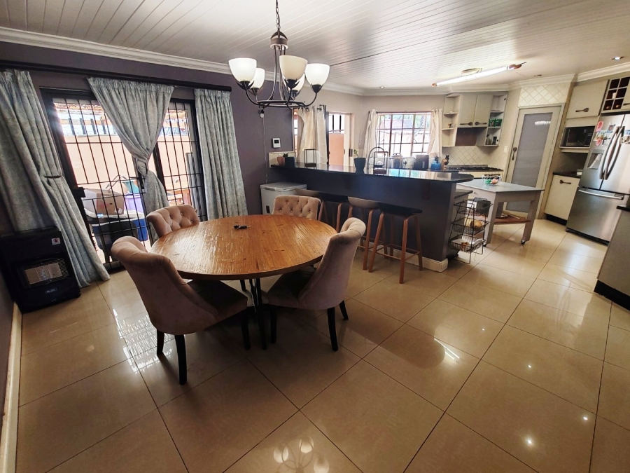7 Bedroom Property for Sale in Doornpoort Gauteng